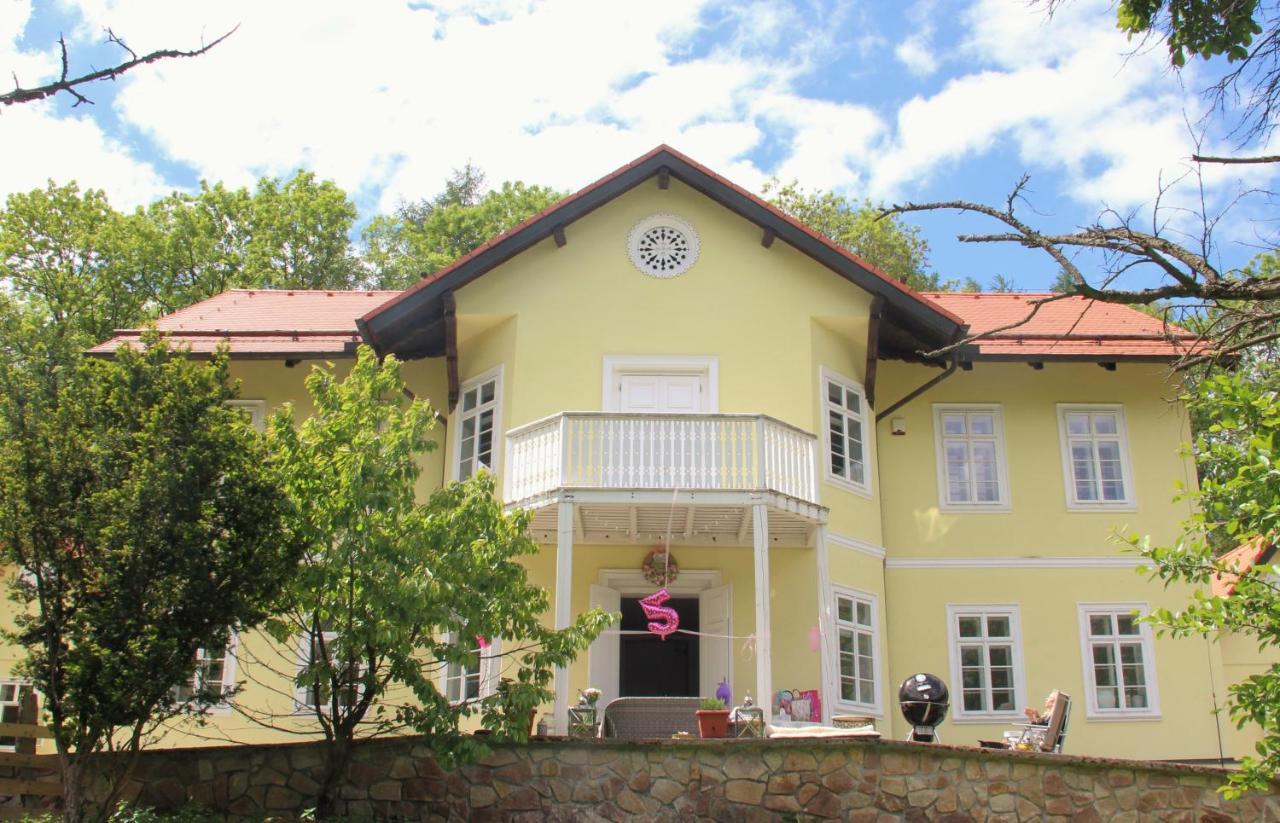 Lovecky Zamecek Pod Milesovkou Teplice Extérieur photo