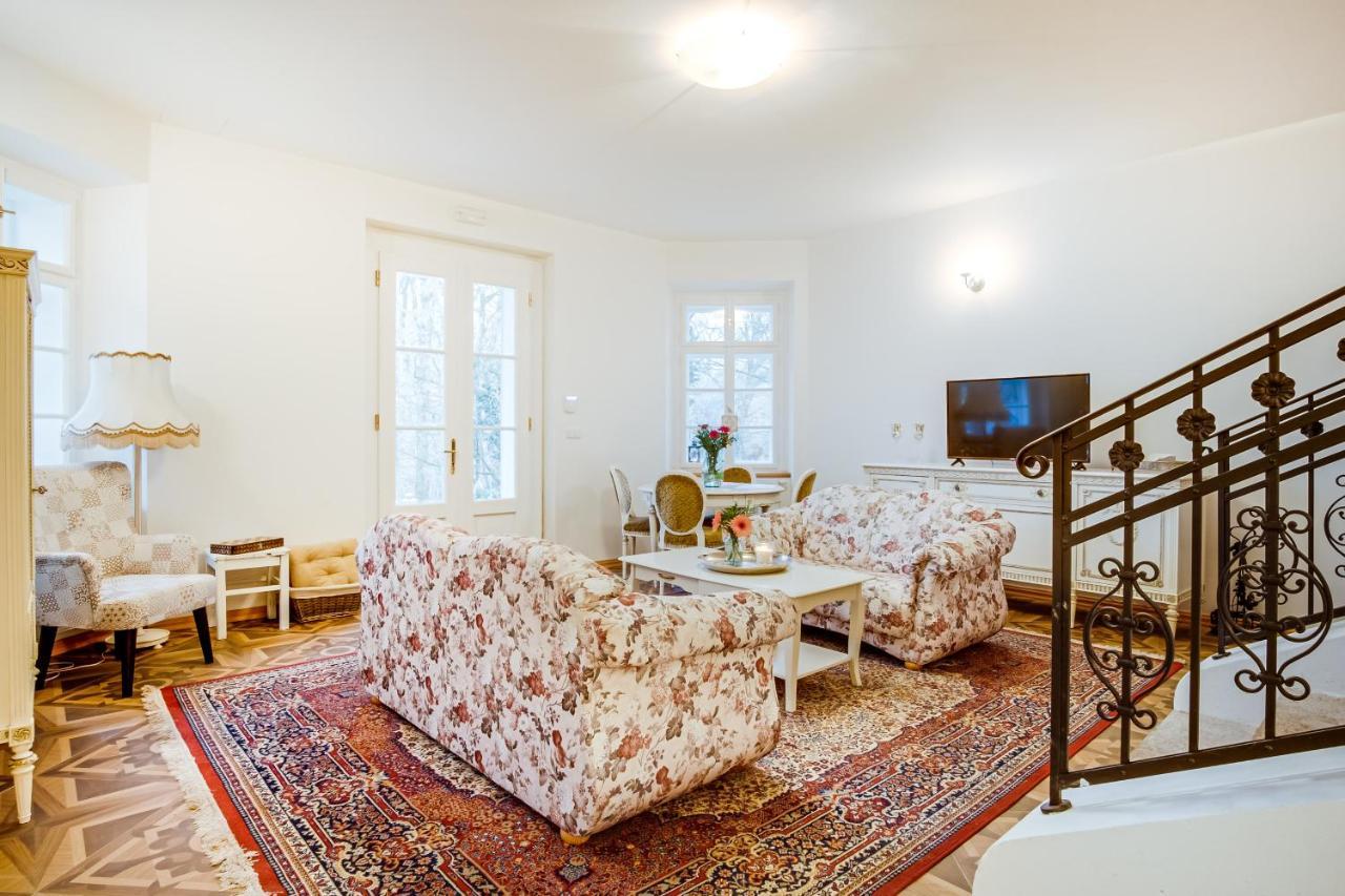 Lovecky Zamecek Pod Milesovkou Teplice Extérieur photo