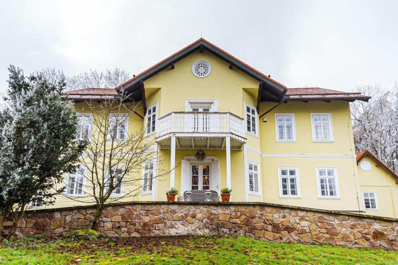 Lovecky Zamecek Pod Milesovkou Teplice Extérieur photo